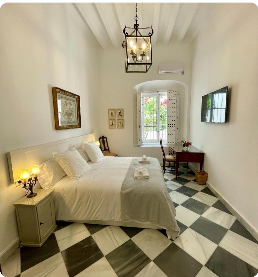 Gatu Premium Apartamento Palacio Oneto Con Jardin Privado " Preferente Mayores De 25 Anos Y Familias " El Puerto de Santa Maria Exterior foto