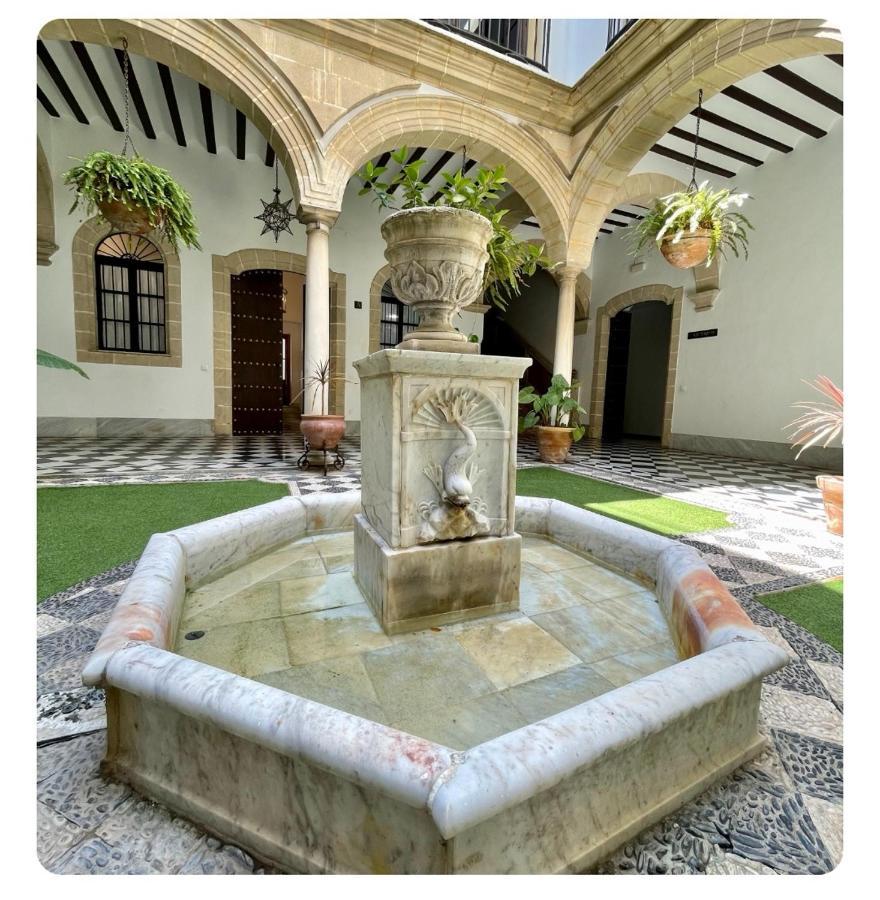 Gatu Premium Apartamento Palacio Oneto Con Jardin Privado " Preferente Mayores De 25 Anos Y Familias " El Puerto de Santa Maria Exterior foto