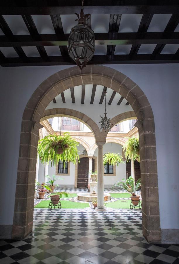 Gatu Premium Apartamento Palacio Oneto Con Jardin Privado " Preferente Mayores De 25 Anos Y Familias " El Puerto de Santa Maria Exterior foto