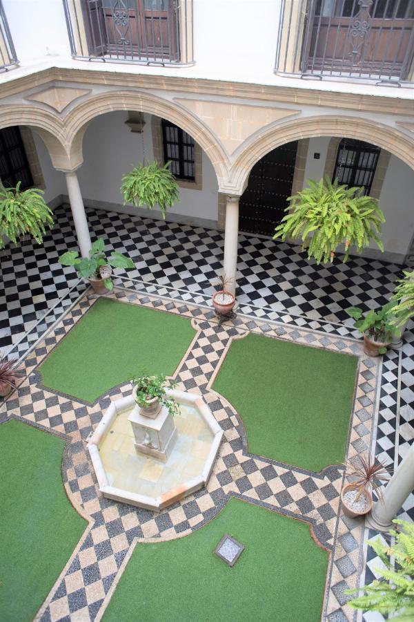 Gatu Premium Apartamento Palacio Oneto Con Jardin Privado " Preferente Mayores De 25 Anos Y Familias " El Puerto de Santa Maria Exterior foto
