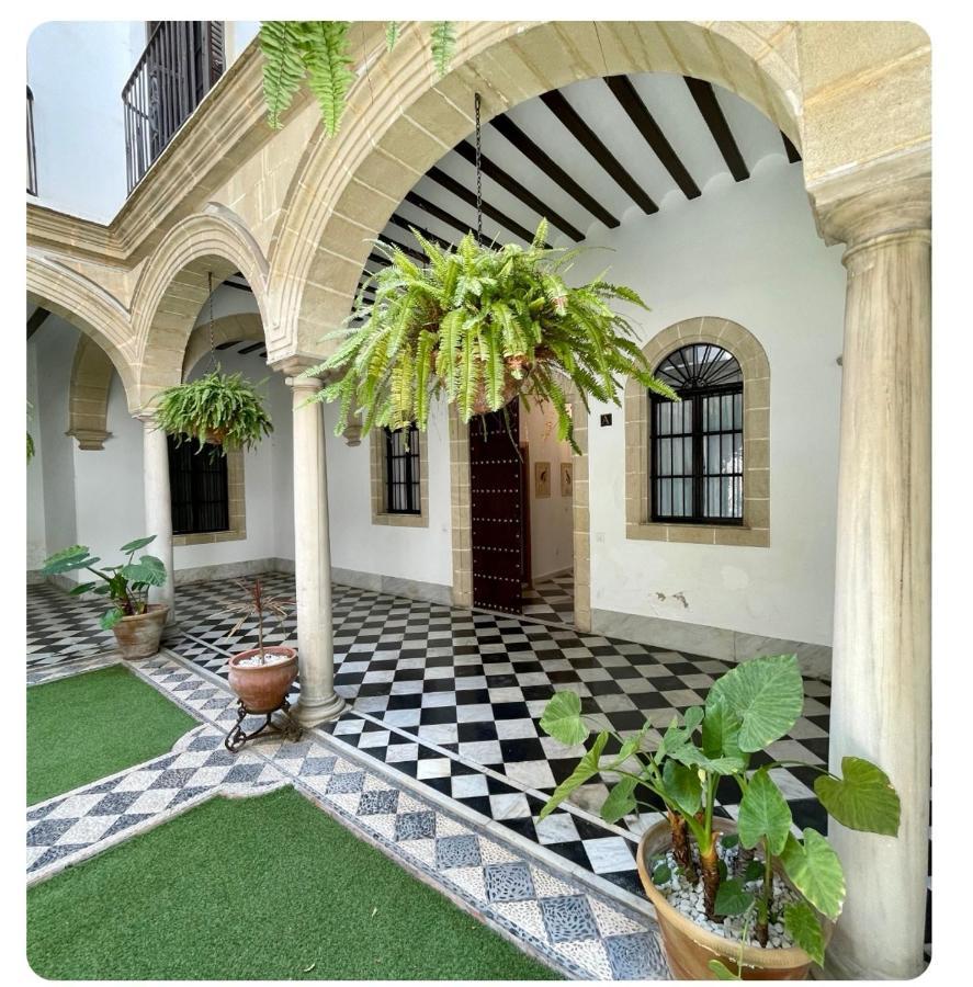 Gatu Premium Apartamento Palacio Oneto Con Jardin Privado " Preferente Mayores De 25 Anos Y Familias " El Puerto de Santa Maria Exterior foto