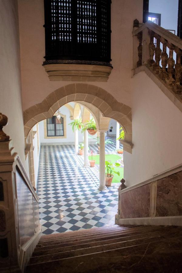 Gatu Premium Apartamento Palacio Oneto Con Jardin Privado " Preferente Mayores De 25 Anos Y Familias " El Puerto de Santa Maria Exterior foto