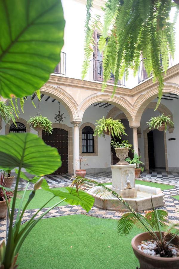 Gatu Premium Apartamento Palacio Oneto Con Jardin Privado " Preferente Mayores De 25 Anos Y Familias " El Puerto de Santa Maria Exterior foto