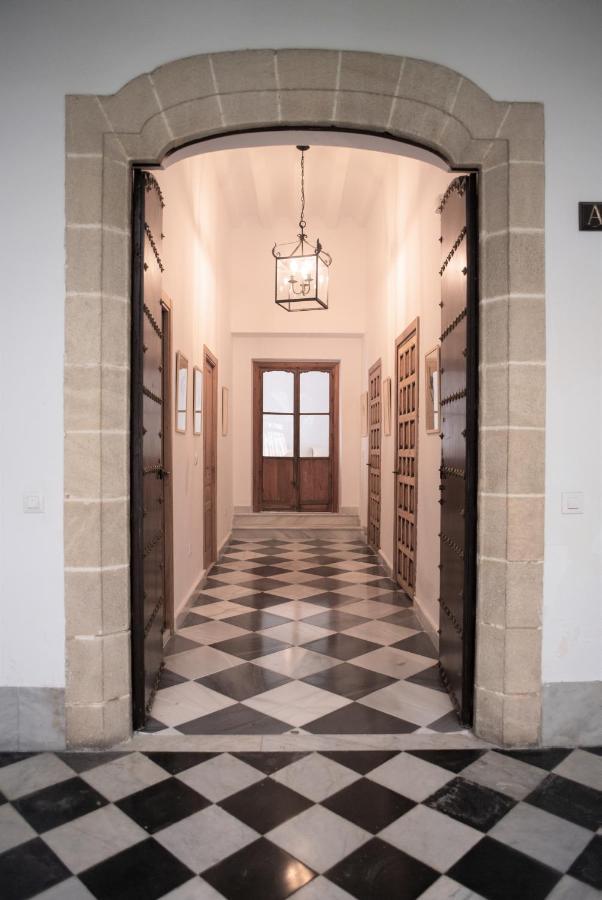 Gatu Premium Apartamento Palacio Oneto Con Jardin Privado " Preferente Mayores De 25 Anos Y Familias " El Puerto de Santa Maria Exterior foto